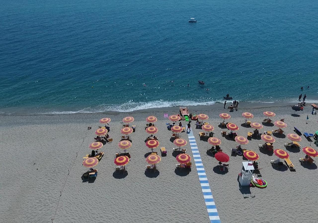 Hotel Federica Riace Marina Exteriör bild