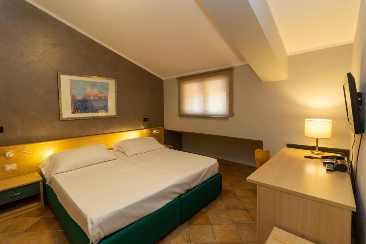 Hotel Federica Riace Marina Exteriör bild
