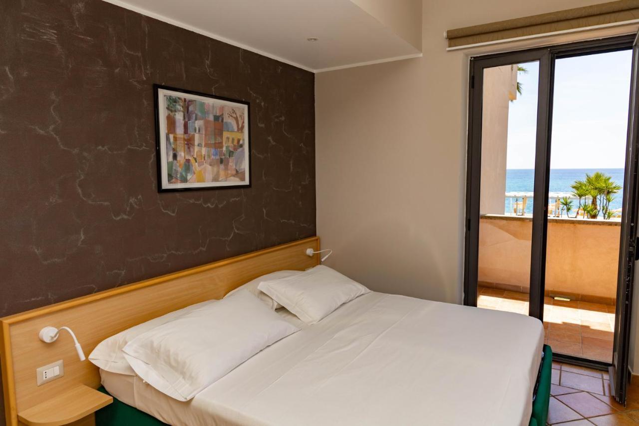 Hotel Federica Riace Marina Exteriör bild