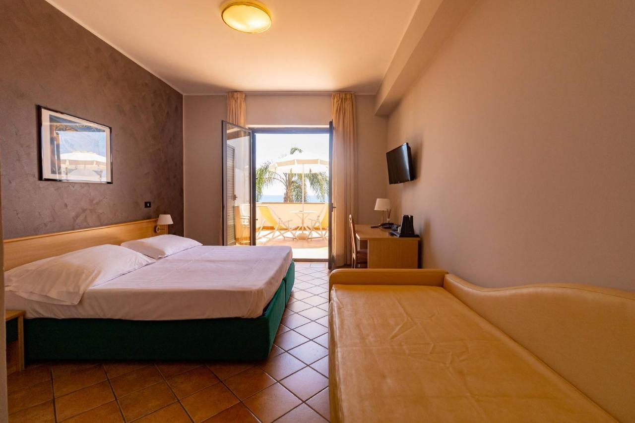 Hotel Federica Riace Marina Exteriör bild