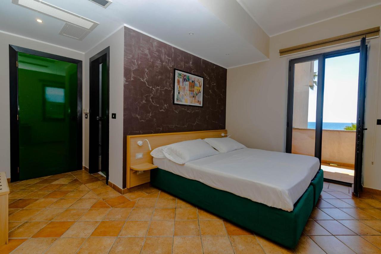 Hotel Federica Riace Marina Exteriör bild