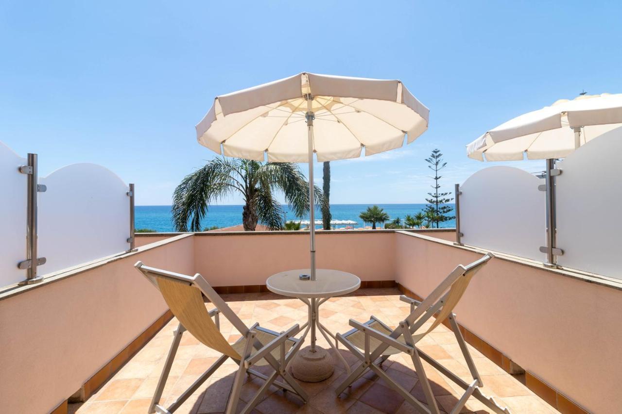 Hotel Federica Riace Marina Exteriör bild