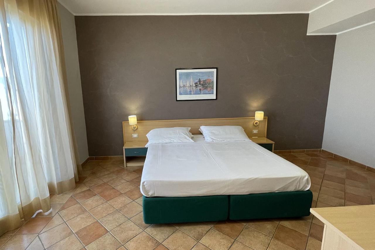Hotel Federica Riace Marina Exteriör bild